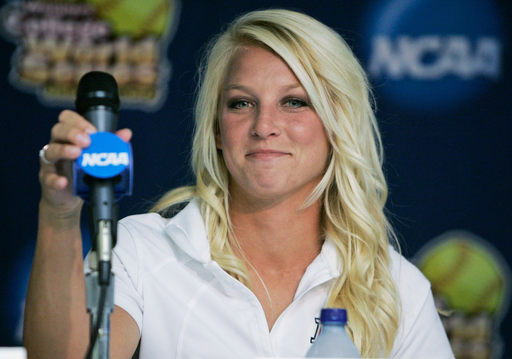 University of Arizona pitcher Taryne Mowatt